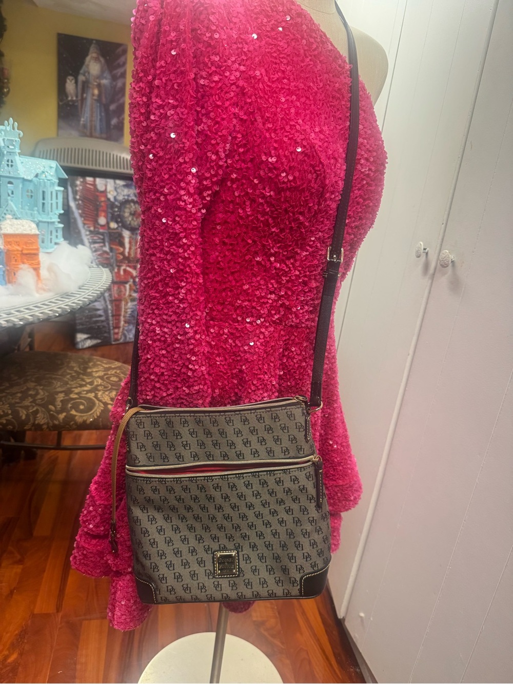 Dooney & Bourke Tan/Black Signature Print Crossbody Bag